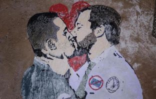 di maio salvini bacio