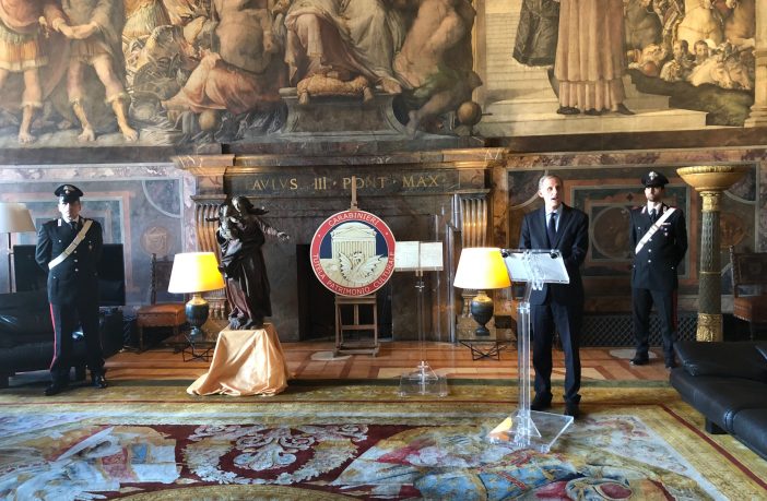 carabinieri palazzo farnese