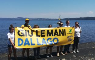 ACEA e Comune di Roma giù le mani dal lago: siamo al fianco dei sindaci di Anguillara, Bracciano e Trevignano per difendere il Lago di Bracciano lago di bracciano