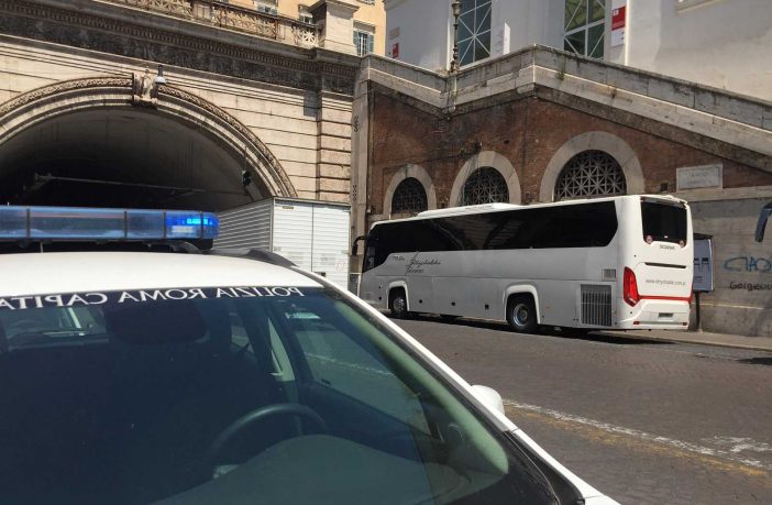 polizia locale bus turistici