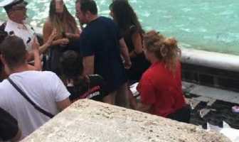 Fontana di Trevi: rissa tra due famiglie di turisti fontana trevi