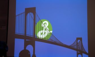 Dal ponte di Brooklyn al Duomo, i simboli di New York e Milano protagonisti di una live exhibit di luci e musica new york