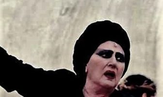 Francesca Benedetti è Ecuba arcobaleno