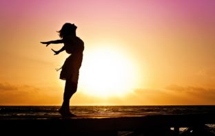 International day of happiness, per essere felici gli esperti consigliano almeno 30 minuti al giorno per sè felicità