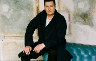 Tony Hadley ospite al RED Bistrot Feltrinelli di Valmontone Outlet lunedì 20 maggio