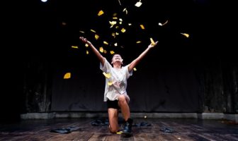 “Girasoli” in prima nazionale assoluta dall’8 al 10 novembre al Teatro Due, Roma girasoli