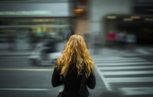 Osservatorio UnipolSai sullo stile di guida a Roma e nel Lazio. Roma è la città in cui si tende a utilizzare meno l’auto ma è quella che risente maggiormente del traffico traffico