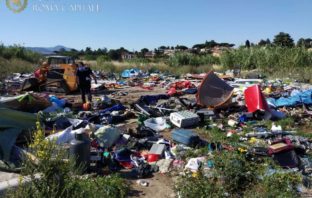 Tor Bella Monaca, liberata area da insediamento abusivo. Fermate 8 persone. tor bella monaca