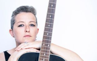 “I giardini di marzo”: Sara Galimberti incide il celebre brano di Lucio Battisti i giardini di marzo