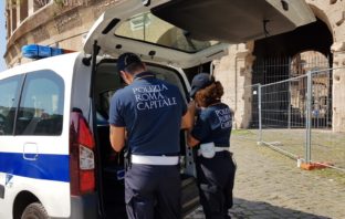 Operazioni anti-abusivismo: la Polizia Locale ferma saltafila ricercato controlli serali