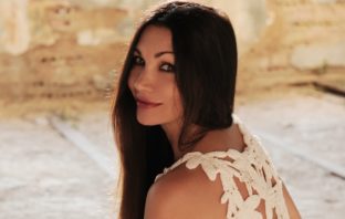 Dal 5 gennaio arriva in radio “Senza Un Noi” il nuovo singolo di LUISA CORNA luisa corna
