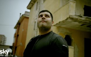 GOMORRA – La serie italiana dei record raccontata in un documentario in 4 puntate gomorra