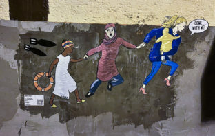 Crisi Ucraina – Russia: A Przemyśl la nuova opera della street artist Laika dal titolo “Come with me – All Refugees Welcome” laika