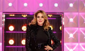 TV, Il calcio protagonista nella sesta puntata di Drag Race Italia. Ospite: Claudia Gerini drag race