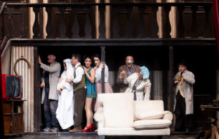 Rumori fuori scena: rinnovato successo al Teatro Vittoria di Roma rumori fuori scena