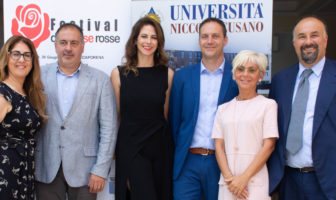 festival rose rosse