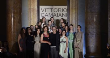 Vittorio Camaiani trionfa con la collezione Ritorno in Oriente alla Galleria del Cardinale Colonna