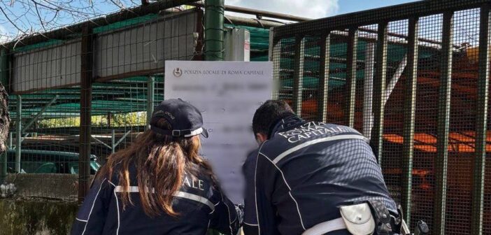 Polizia Locale: apposti i sigilli ad un parcheggio abusivo