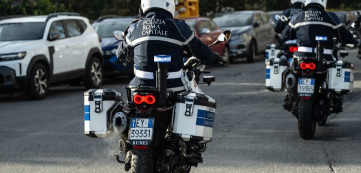 Aggressione alla fermata dell’autobus su via Prenestina