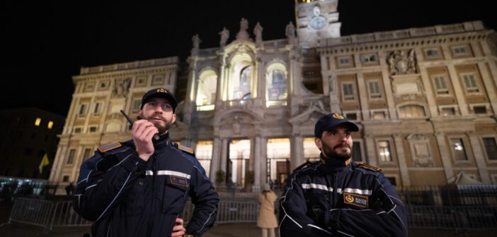 Due donne salvate dalla Polizia Locale a distanza di poche ore