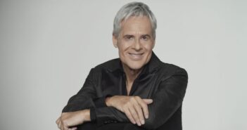 Claudio Baglioni, il GrandTour “La Vita è Adesso” slitta al 2027: rinviate tutte le date dopo il problema di salute