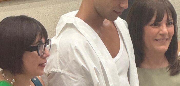 MAHMOOD: oggi l’artista ha ricevuto la cittadinanza onoraria di Orosei (NU), in Sardegna, per alti meriti artistici.