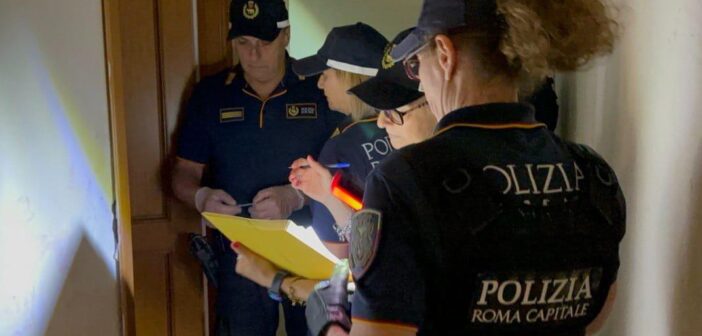 Occupazioni abusive, intervento della Polizia Locale a Tor Bella Monaca: recuperati due appartamenti e denunciate cinque persone