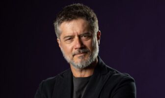 Ettore Bassi protagonista di “El Fútbol” all’Ecoteatro di Milano dal 31 ottobre al 2 novembre 2025 ettore bassi