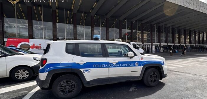 Stazione Termini, Polizia Locale interviene a difesa di una turista molestata: denunciato il responsabile, attivato il “Codice Rosso”
