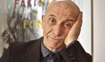 Peppe Servillo porta in scena Il fuoco che ti porti dentro al Teatro Palladium per Flautissimo 2025 peppe SERVILLO