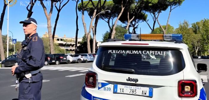 Anziano smarrito salvato dalla Polizia Locale: ritrovato il figlio grazie ai social