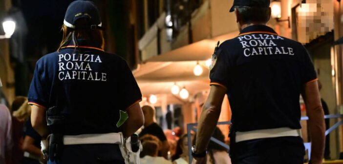 Polizia Locale Roma: oltre 600 controlli nel weekend e 1800 sanzioni stradali. Sequestrati più di 8mila articoli nel Centro Storico