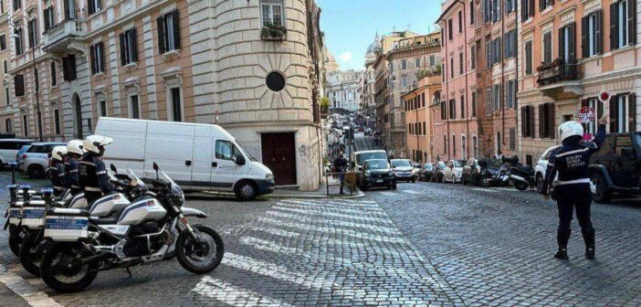 Furbetti della ZTL: due conducenti sorpresi con targhe occultate a Roma