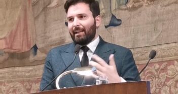 Standing Ovation a Roma: Andrea Iervolino trionfa al Premio Internazionale Enrico Caruso nella prestigiosa Sala della Regina