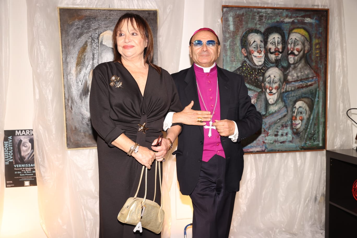 Adriana Russo e sua Eccellenza l'Arcivescovo Monsignor Salvatore Costanzo .