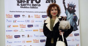 Contro i pregiudizi vince la bellezza dell’unicità al “Mi fa un baffo il gatto nero Festival”, in scena al Teatro della Croce Rossa con tanti vincitori a quattrozampe