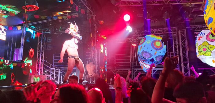 Muccassassina Halloween Party 2025: quando la notte danza tra i vivi e i morti