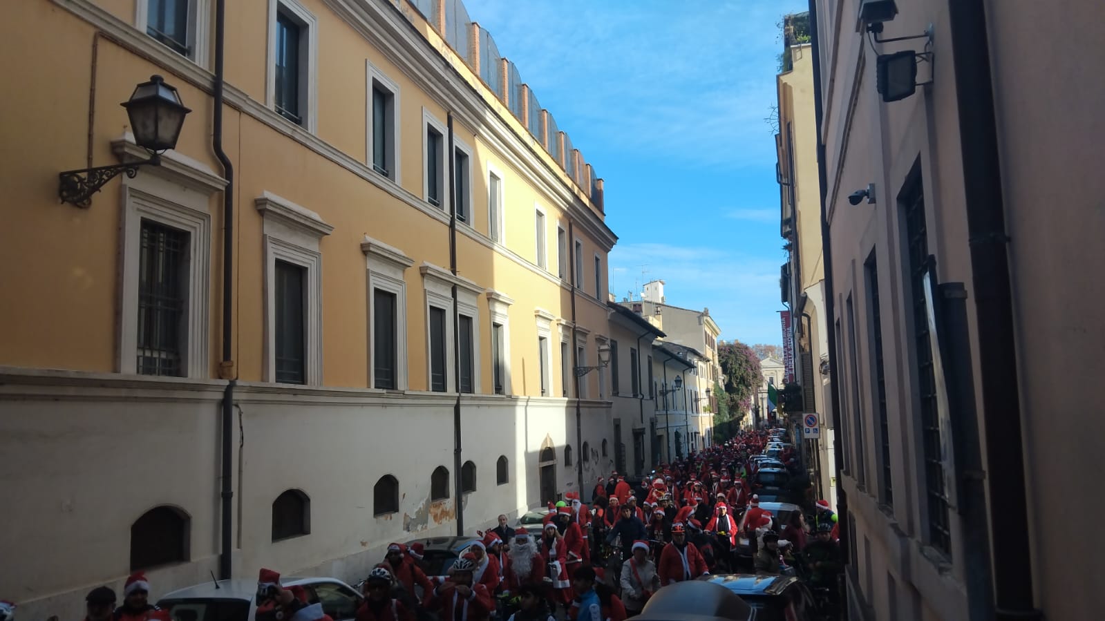 babbo natale pedalata