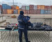 Controlli al mercato rionale di via dell’Arcadia: sequestrati circa 1000 articoli illegali