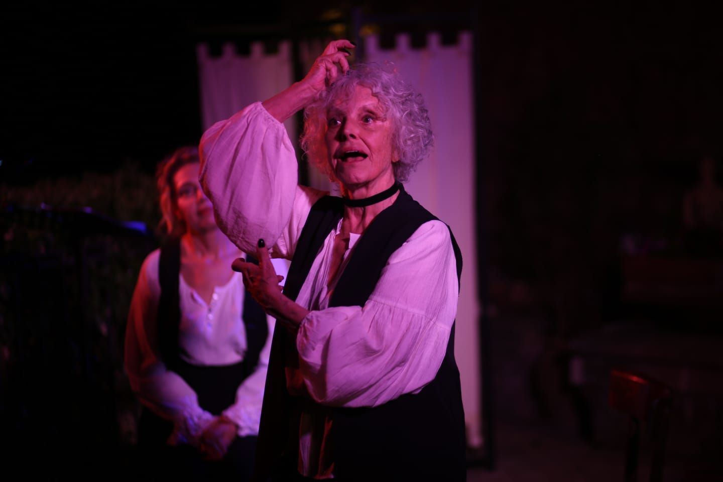 Erotico Veneziano Renata Zamengo e Beatrice Gregorini in una scena