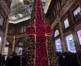 In centinaia alla Galleria Sordi: accensione dell’Albero di Natale tra emozioni e un coro gospel di 80 elementi