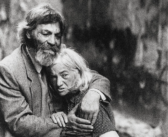 “Vite fuori fuoco, tra sogno e realtà”: il nuovo calendario Codacons 2026 firmato da Tiziana Luxardo dà volto agli invisibili