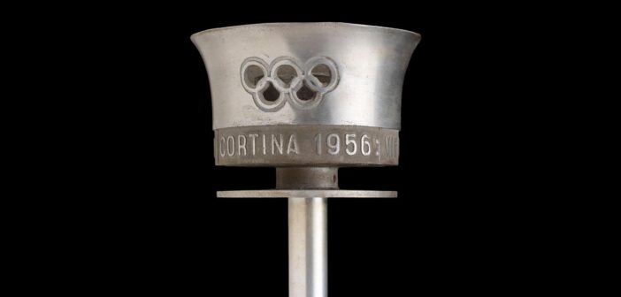Una fiamma che attraversa il tempo: la torcia olimpica di Cortina 1956 all’asta durante Milano Cortina 2026