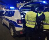 Tor Pignattara, tenta di estorcere denaro a un’anziana e aggredisce la Polizia Locale: arrestato 33enne