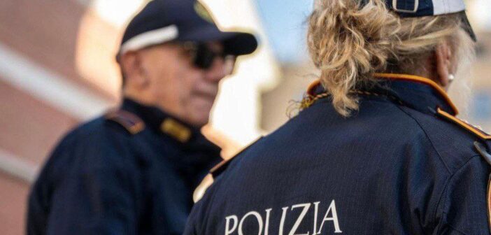 Centocelle, uomo armato di coltello terrorizza i passanti: intervento provvidenziale della Polizia Locale