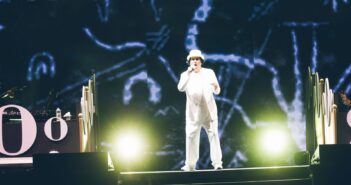 Renato Zero conquista Roma: debutto trionfale de L’ORAZERO IN TOUR tra emozioni, impegno e grandi classici