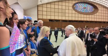 Papa Leone XIV incontra gli artisti di “Evolution – Il Circo del Futuro”: «Voi date felicità in tutto il mondo»