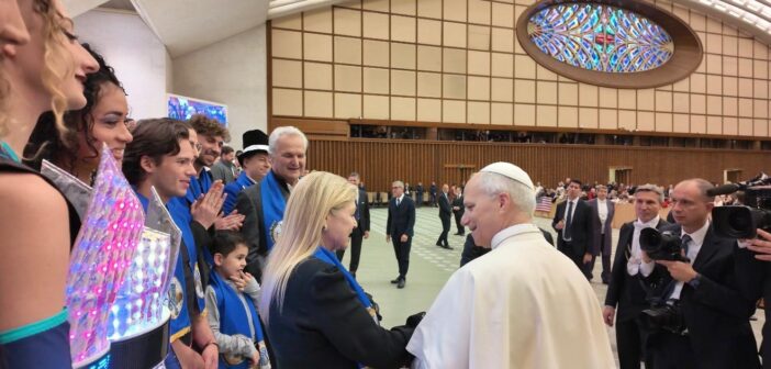 Papa Leone XIV incontra gli artisti di “Evolution – Il Circo del Futuro”: «Voi date felicità in tutto il mondo»