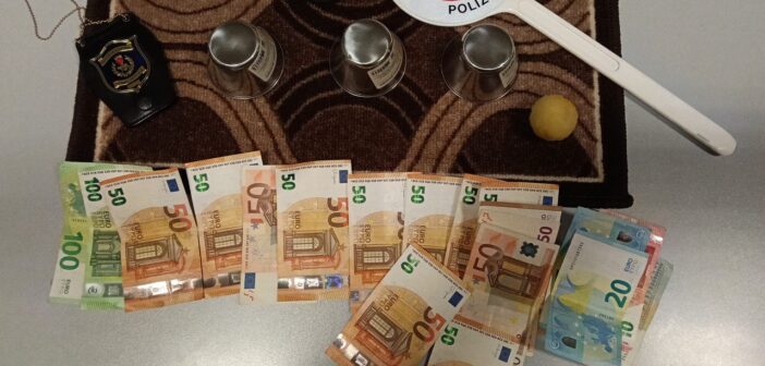 Truffa delle tre campanelle: 4 persone fermate in Via del Corso, sequestrati oltre 1.100 euro