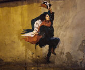 RIVOLUZIONE, LA NUOVA OPERA DELLA STREET ARTIST LAIKA CONTRO IL REGIME IRANIANO